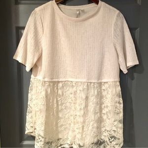 Lauren Conrad Lace Short Sleeve Tee Blouse
